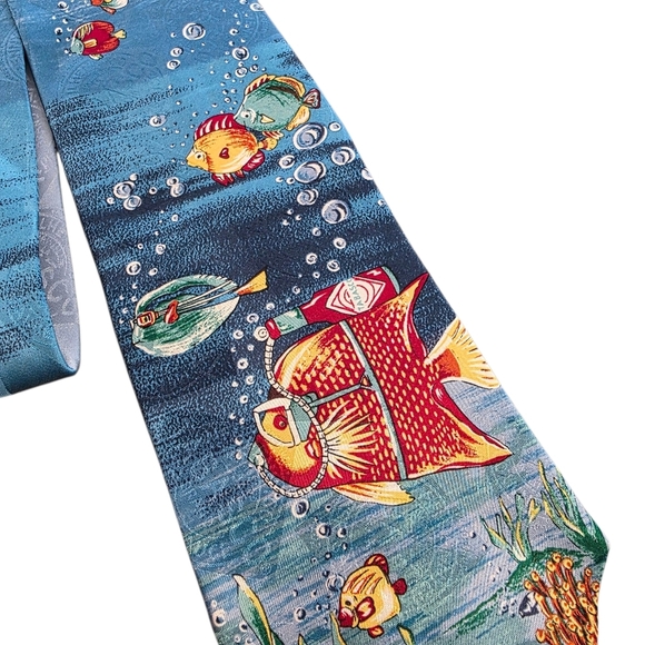 🐠 Tabasco Brand 100% Silk Tie - Underwater Fish Scene Novelty Necktie - Picture 2 of 5